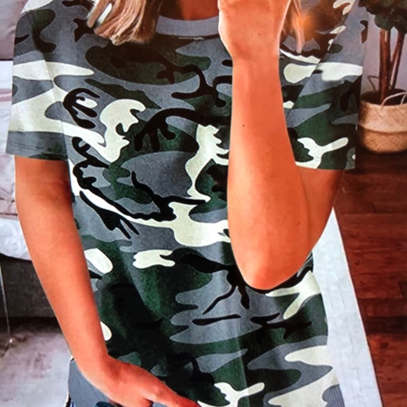 Short sleeve crewneck tee - Picture 2 of 3